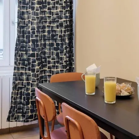 Le Carre D'or - T2, Pres Lyon & Parking Gratuit Appartement *