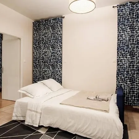 Appartement Le Carre D'or - T2, Pres Lyon & Parking Gratuit