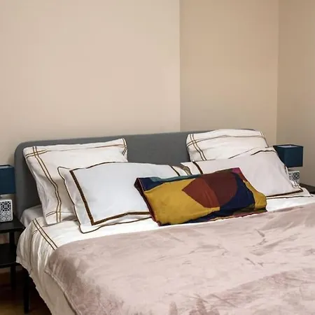 Le Carre D'or - T2, Pres Lyon & Parking Gratuit Appartement Saint-Fons