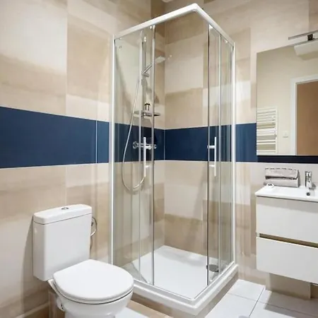 Le Carre D'or - T2, Pres Lyon & Parking Gratuit Appartement *